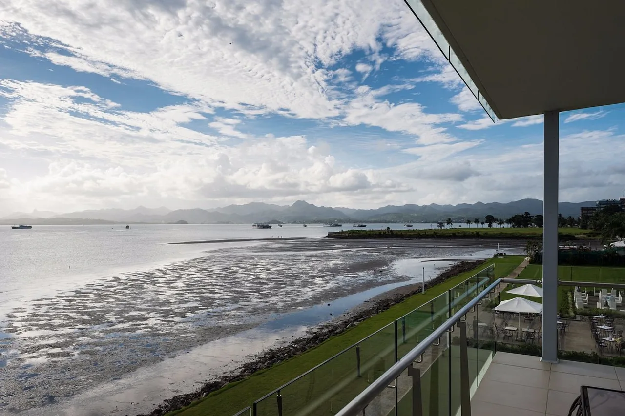 Grand Pacific Hotel — rooms and atmosphere