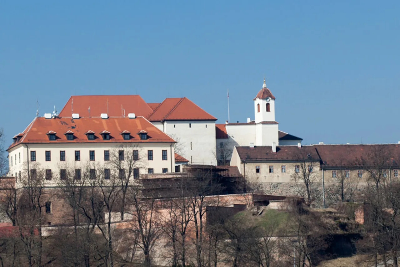 Grand Palace Brno — ภาพห้องพักและบรรยากาศ