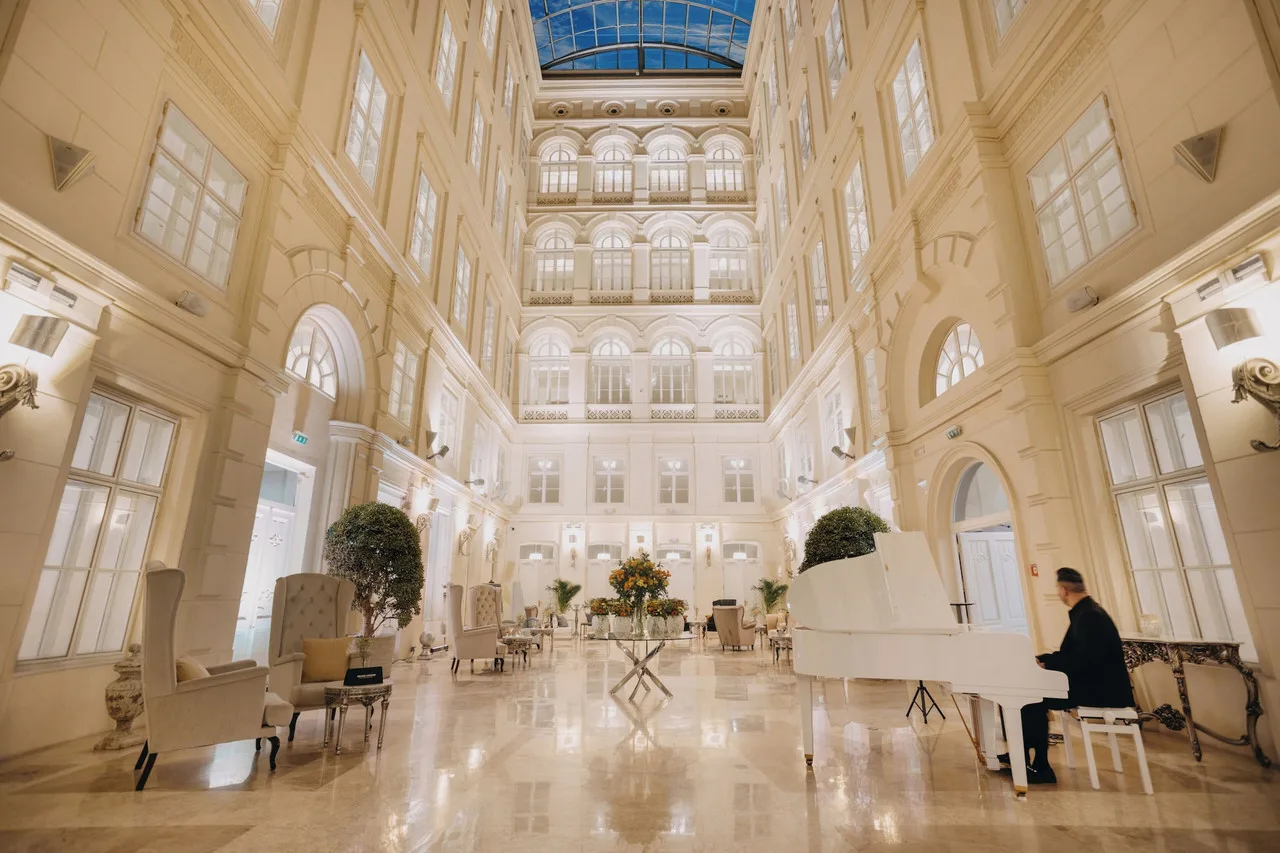 Grand Palace Brno — ภาพห้องพักและบรรยากาศ