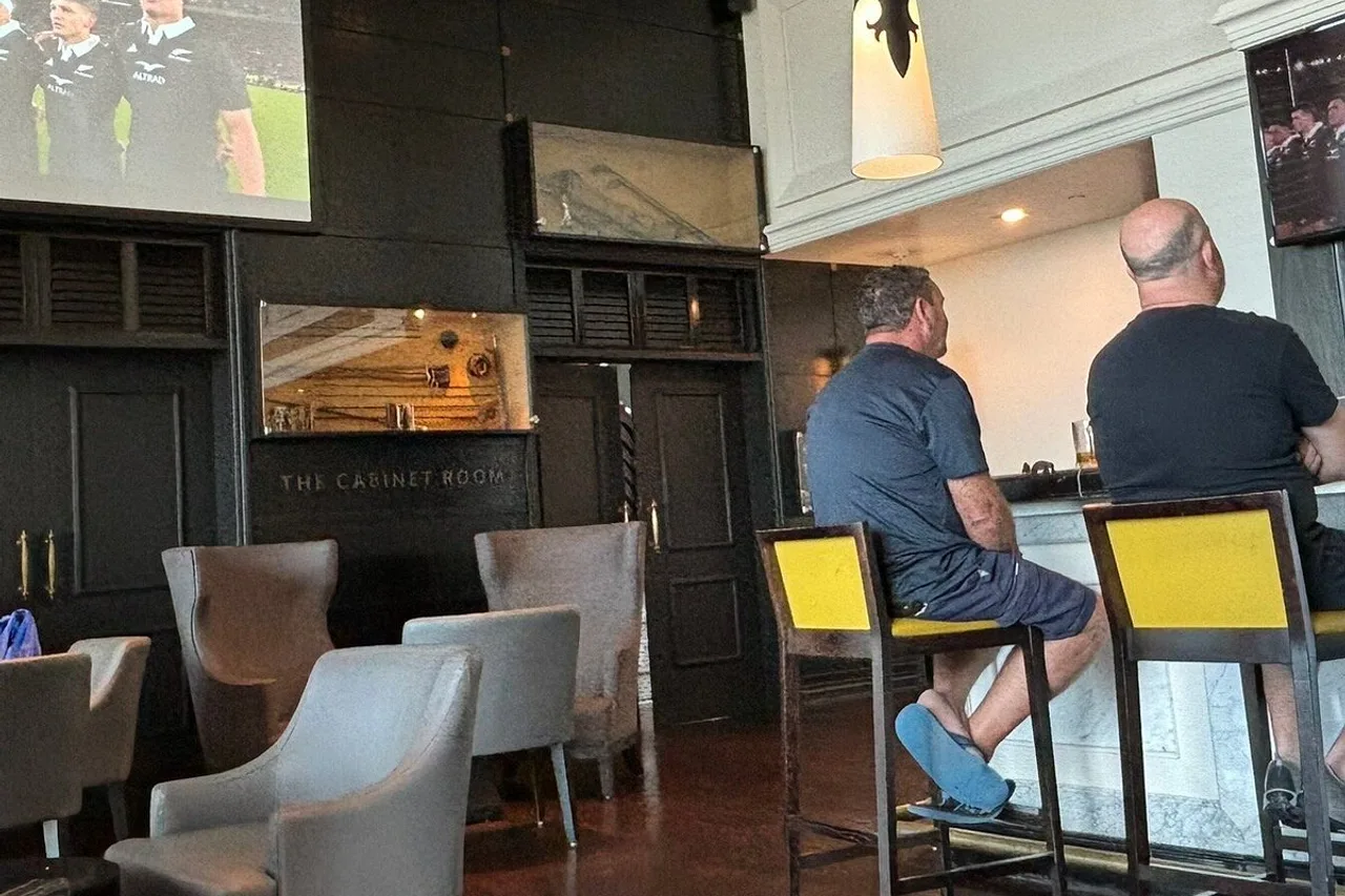 Grand Papua Hotel — ภาพห้องพักและบรรยากาศ
