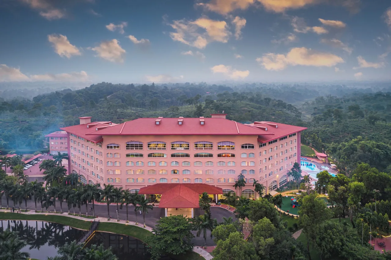 Grand Sultan Tea Resort & Golf — ศรีมังคัล