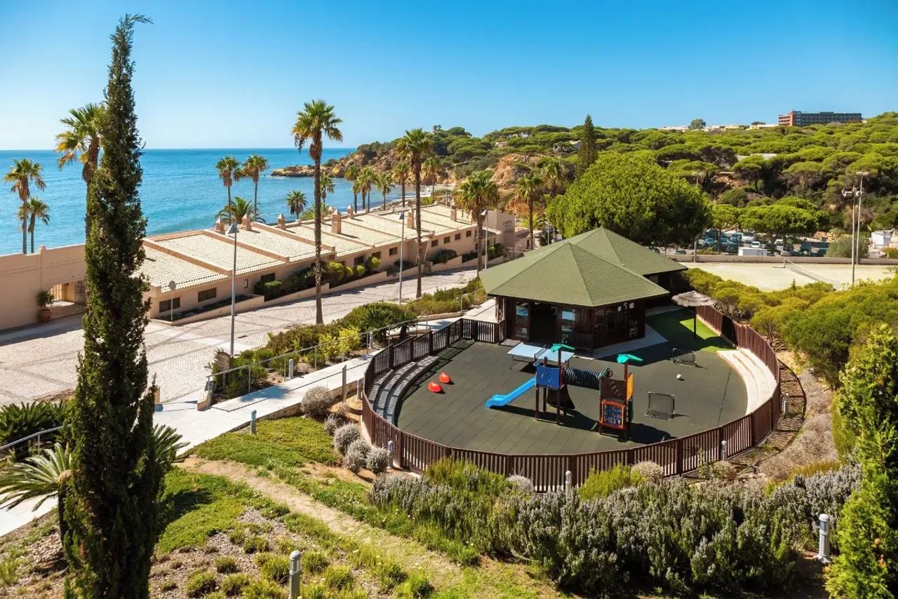 Grande Real Santa Eulalia Resort & Hotel Spa — rooms and atmosphere