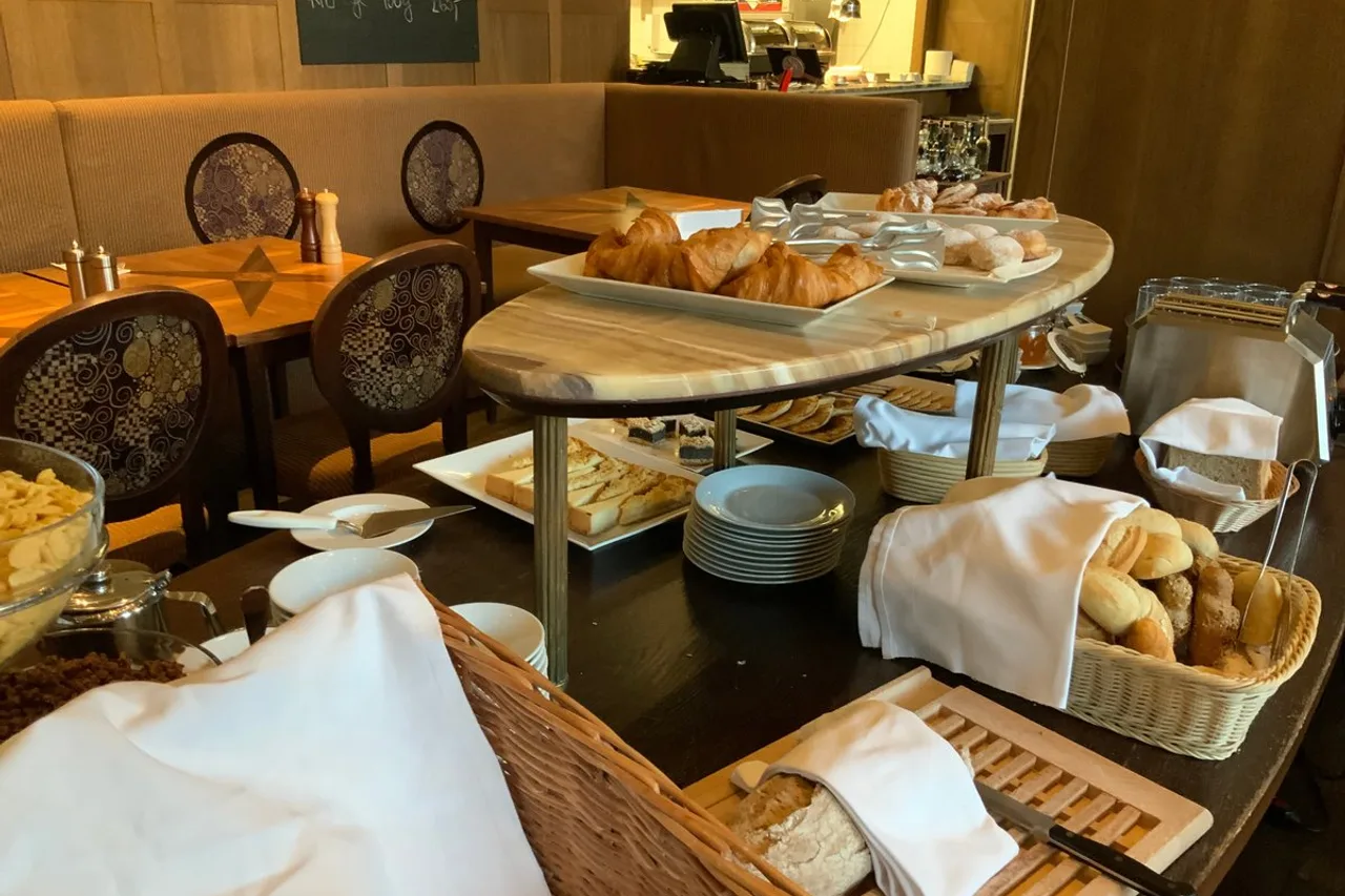 Grandezza Hotel Luxury Palace — ภาพห้องพักและบรรยากาศ