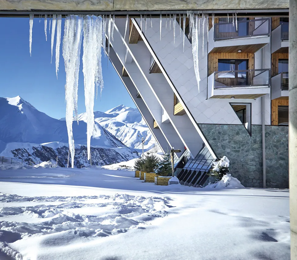 Gudauri Hills Apart Hotel — rooms and atmosphere