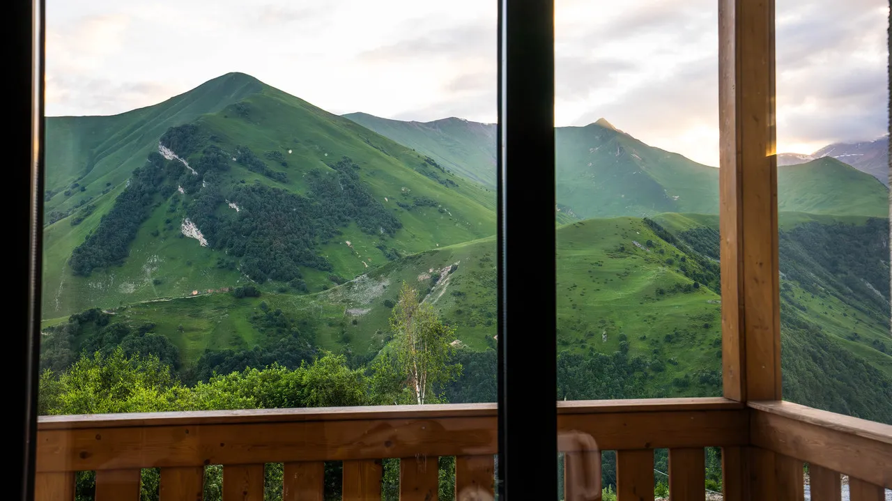 Gudauri Inn — rooms and atmosphere