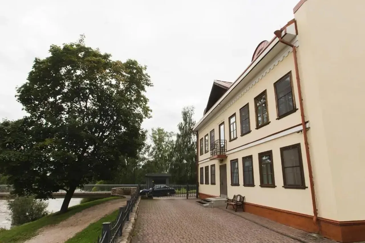 Guest House on Verkhne-Beregovaya — rooms and atmosphere