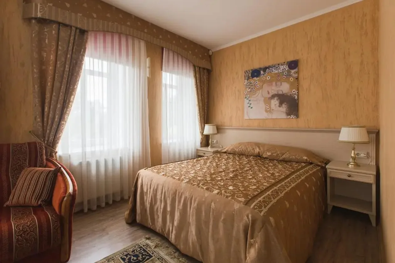 Guest House on Verkhne-Beregovaya — rooms and atmosphere