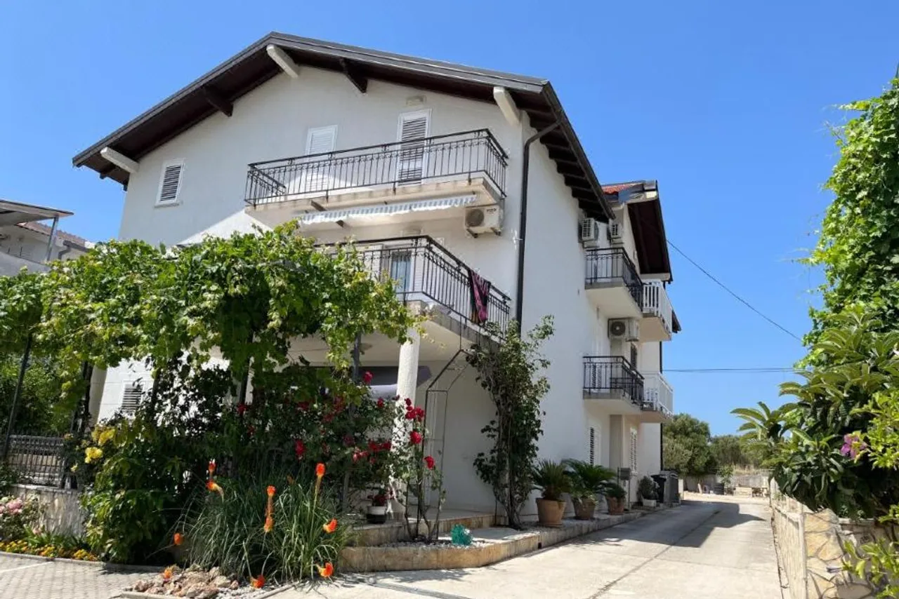 Guesthouse Okrug Gornji — โรงแรมในโทรเกียร์ โครเอเชีย