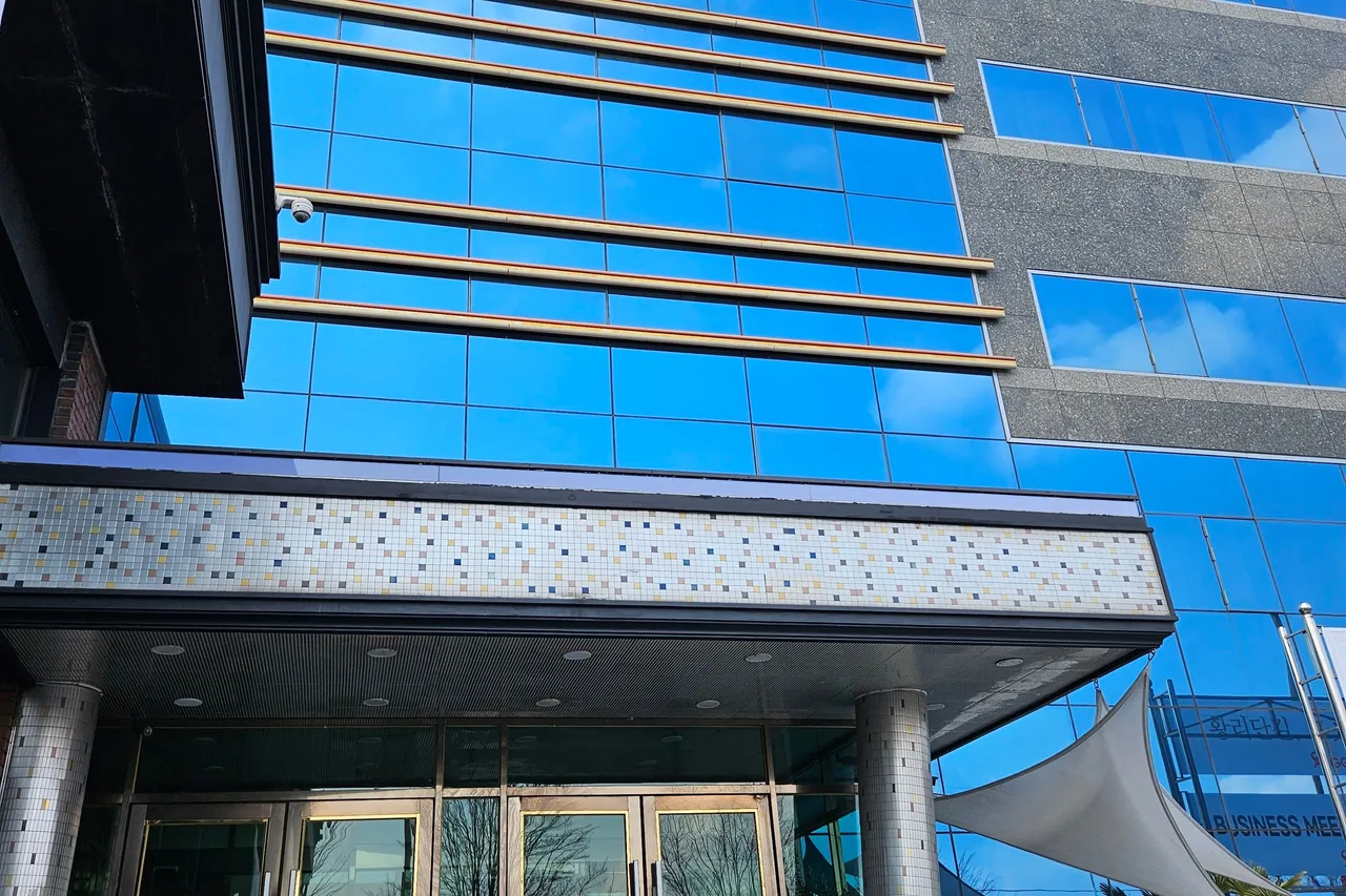 Gyeongju GG Tourist Hotel — rooms and atmosphere