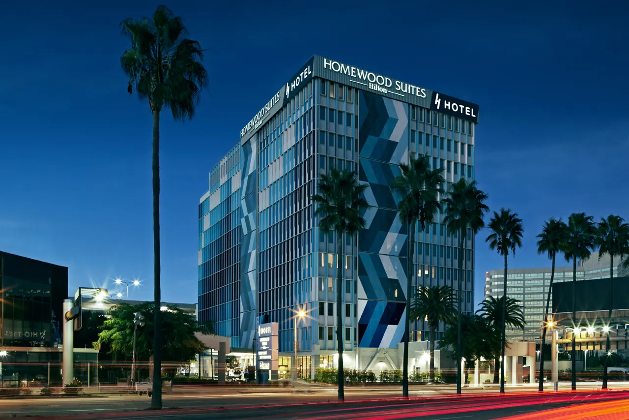 H Hotel Los Angeles, Curio Collection by Hilton — โรงแรมในใกล้ SoFi Stadium