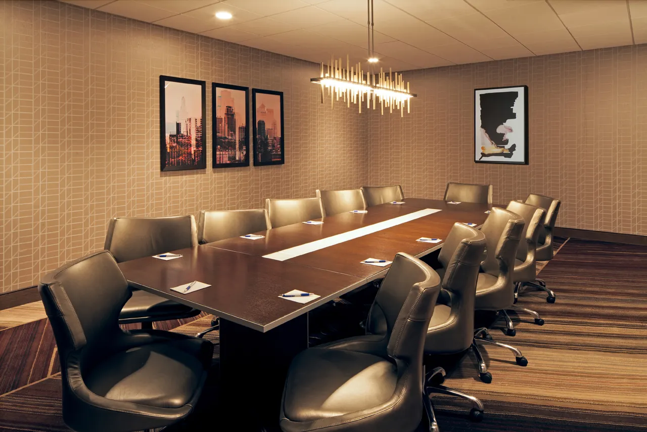 H Hotel Los Angeles, Curio Collection by Hilton — ภาพห้องพักและบรรยากาศ
