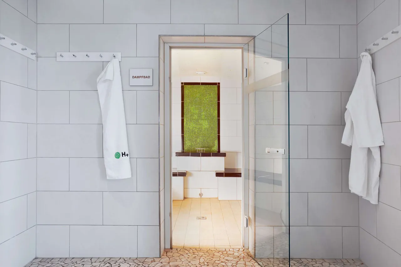 H+ Hotel Salzburg — rooms and atmosphere