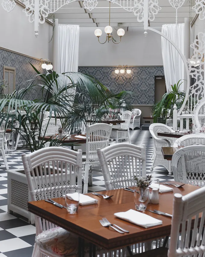 Hadley's Orient Hotel — rooms and atmosphere