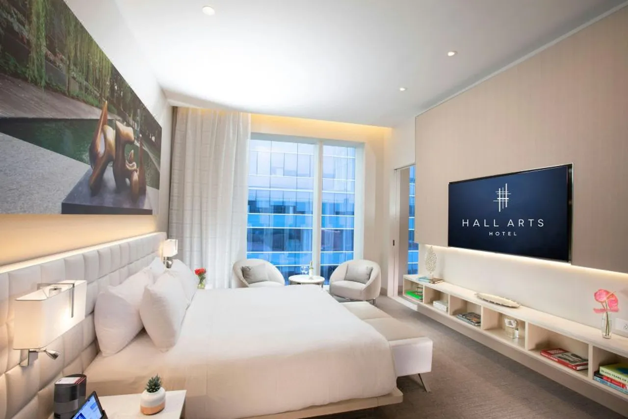 HALL Arts Hotel Dallas, Curio Collection by Hilton — โรงแรมในดัลลัส