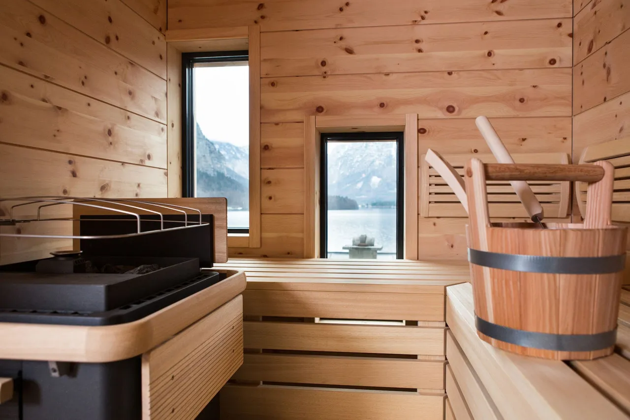 Hallstatt Hideaway — Adults Only — rooms and atmosphere