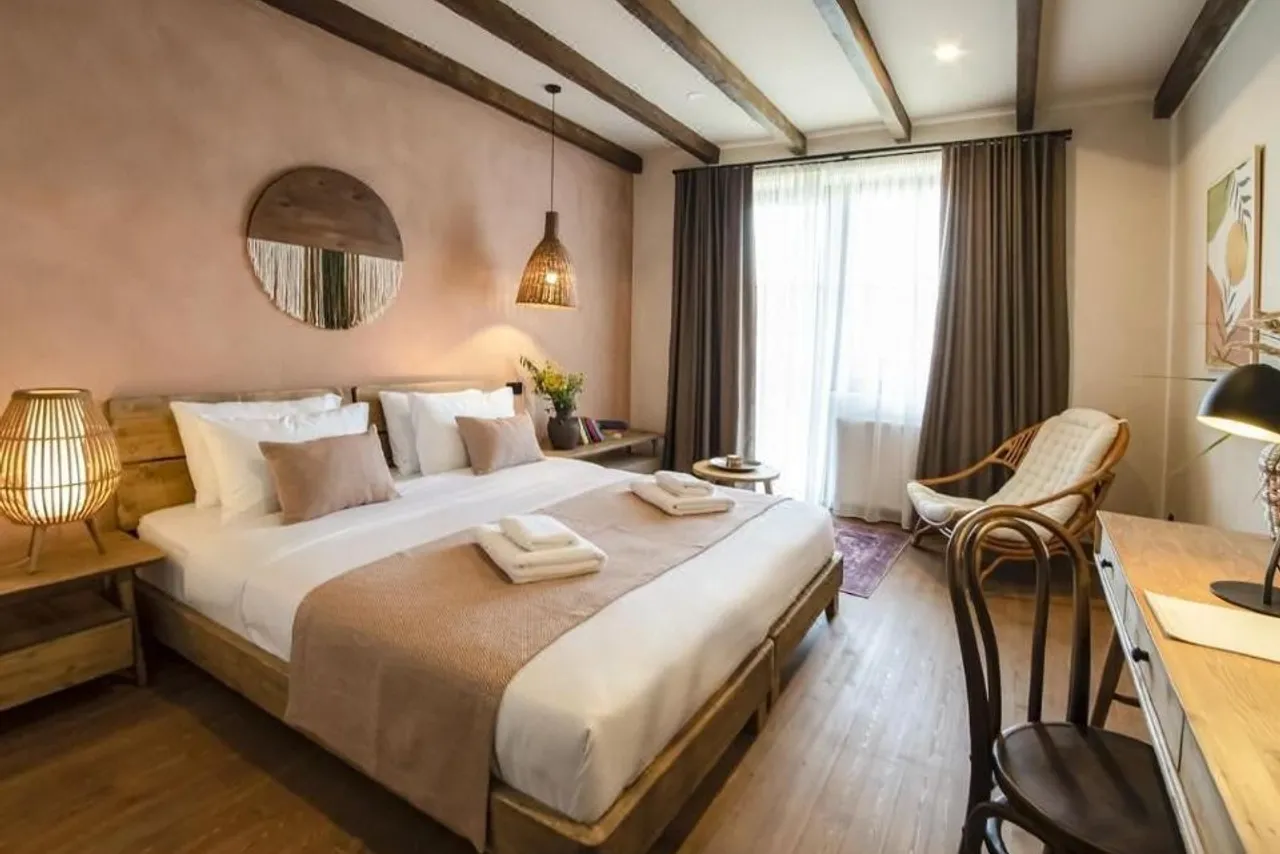 Hameau Mukhrani — rooms and atmosphere