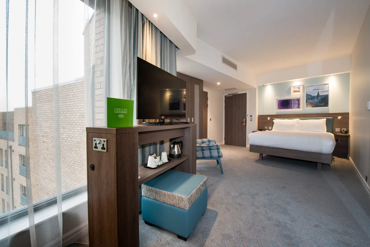 Hampton by Hilton Edinburgh West End — rooms and atmosphere