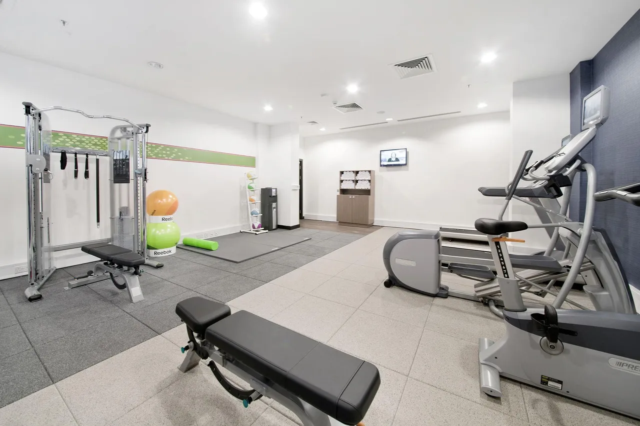 Hampton by Hilton London Waterloo — rooms and atmosphere
