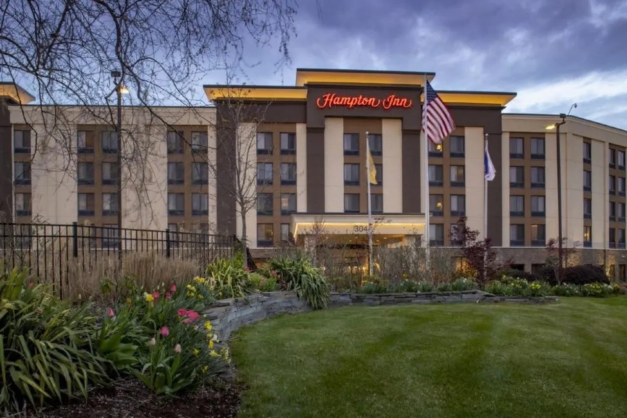 Hampton Inn Carlstadt-At The Meadowlands — ภาพห้องพักและบรรยากาศ