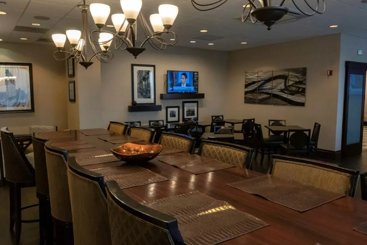 Hampton Inn Carlstadt-At The Meadowlands — ภาพห้องพักและบรรยากาศ