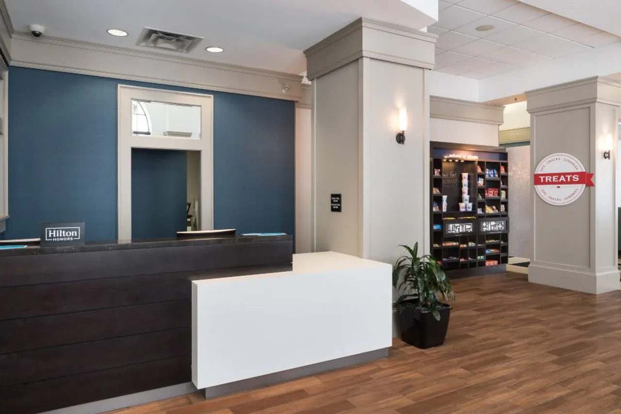 Hampton Inn & Suites Atlanta-Downtown — ภาพห้องพักและบรรยากาศ