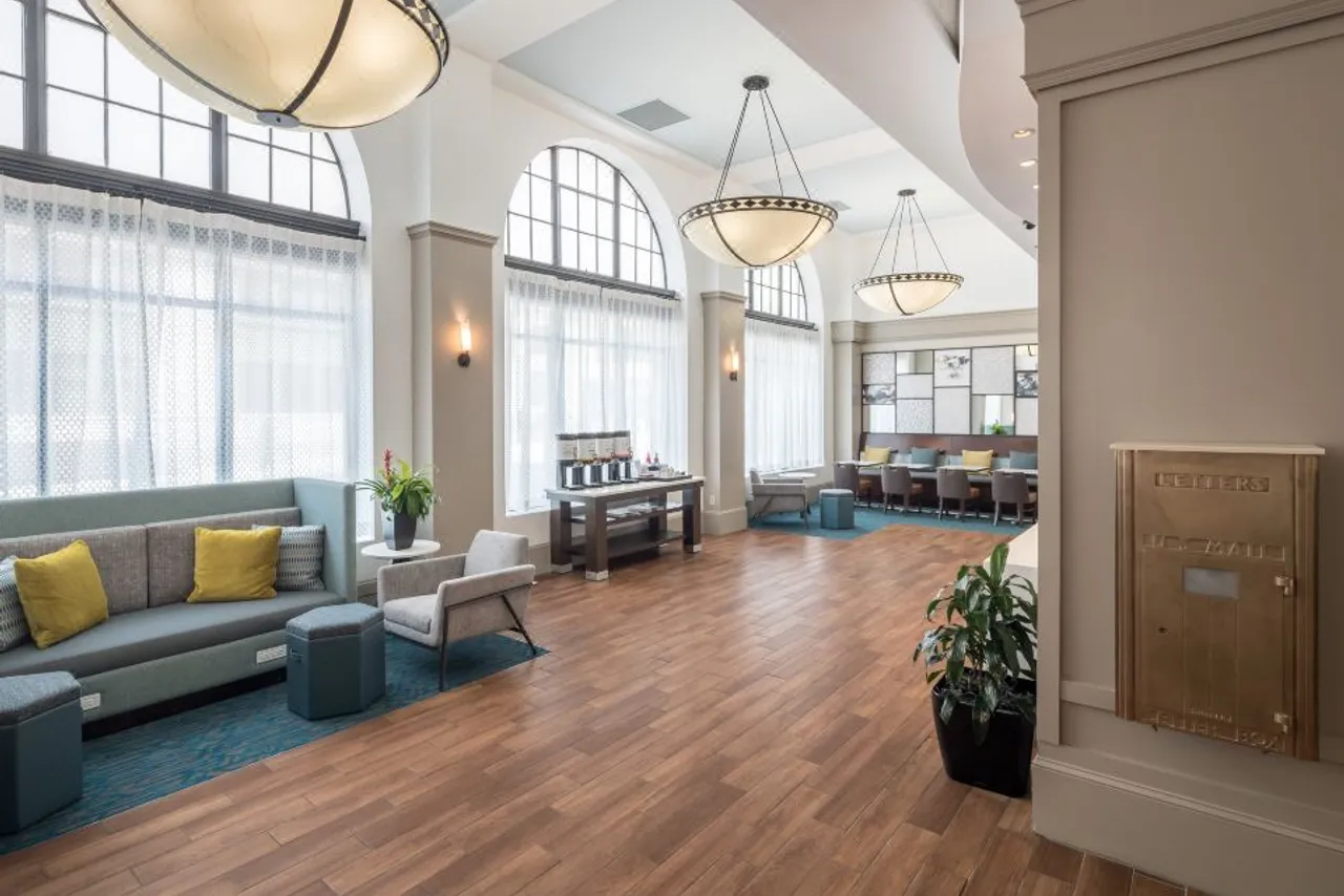 Hampton Inn & Suites Atlanta-Downtown — ภาพห้องพักและบรรยากาศ