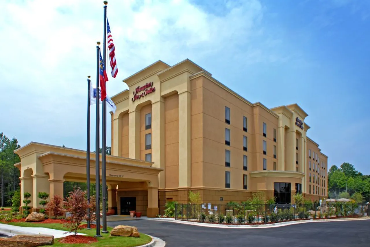 Hampton Inn & Suites Atlanta-Six Flags — โรงแรมในแอตแลนตา