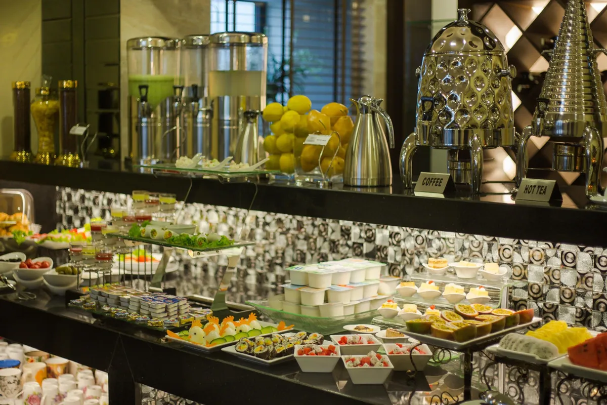 Hanoi Marvellous Hotel & Spa — rooms and atmosphere