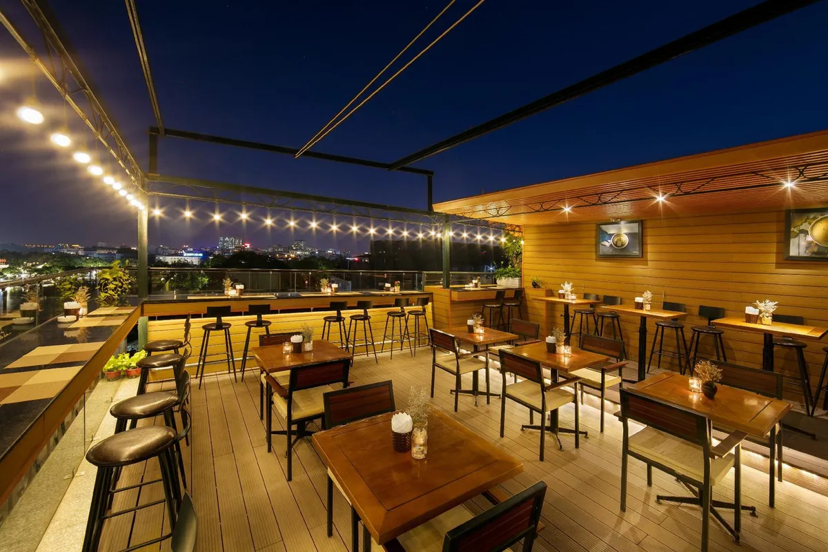 Hanoi Pearl Hotel — rooms and atmosphere