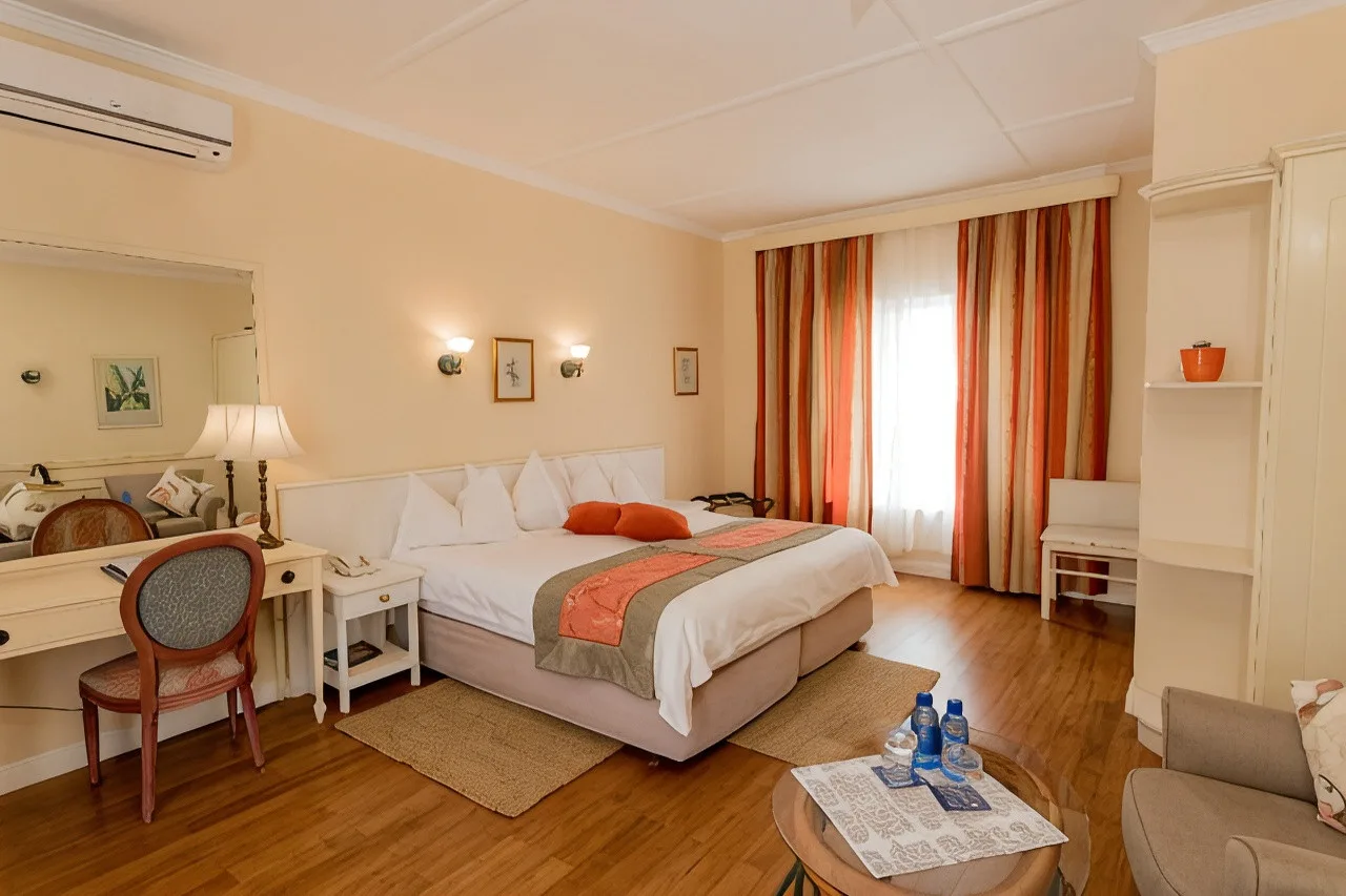 Hansa Hotel Swakopmund — ภาพห้องพักและบรรยากาศ