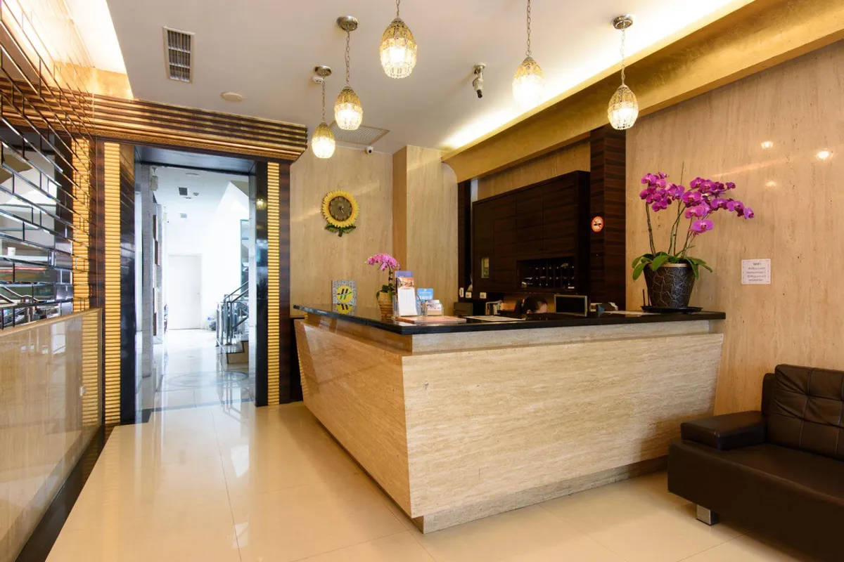 Harbor Elite Hotel — rooms and atmosphere
