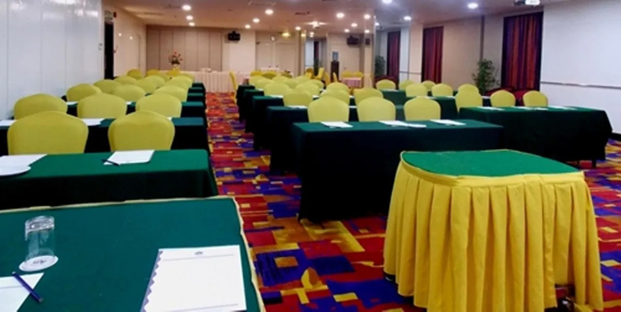 Harbour View Hotel — rooms and atmosphere