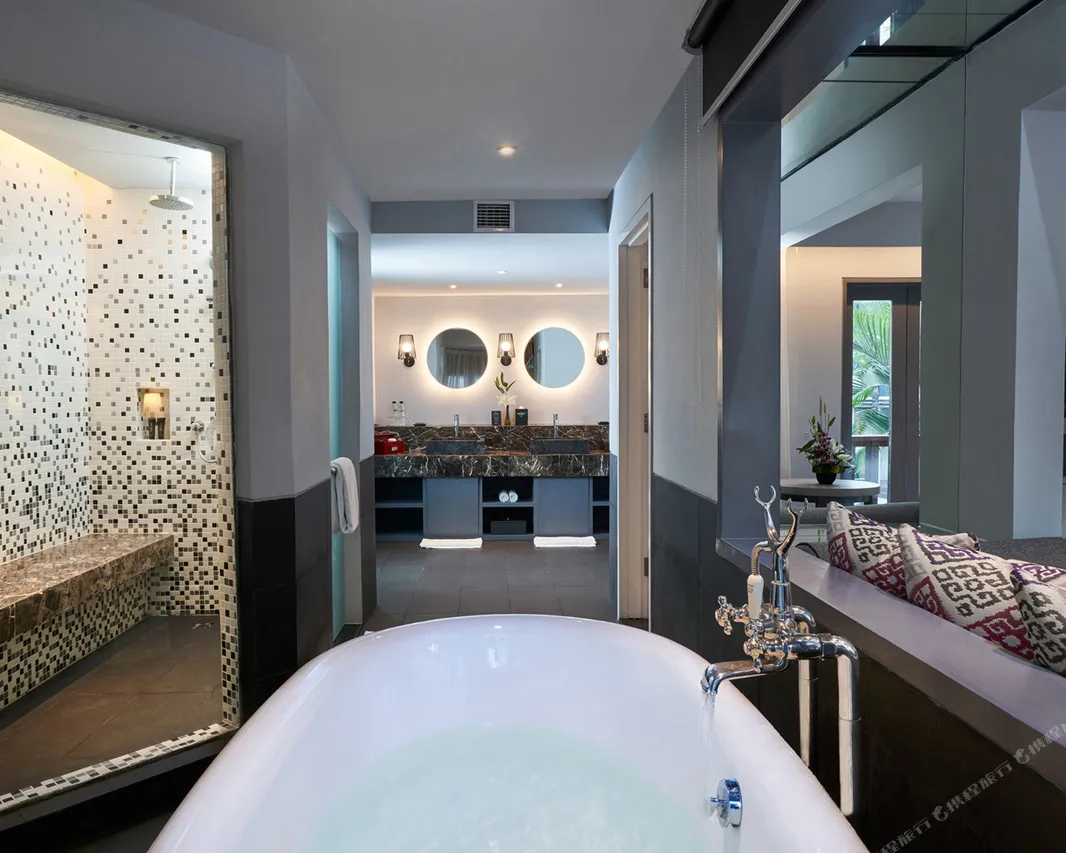 Hard Rock Hotel Bali — rooms and atmosphere