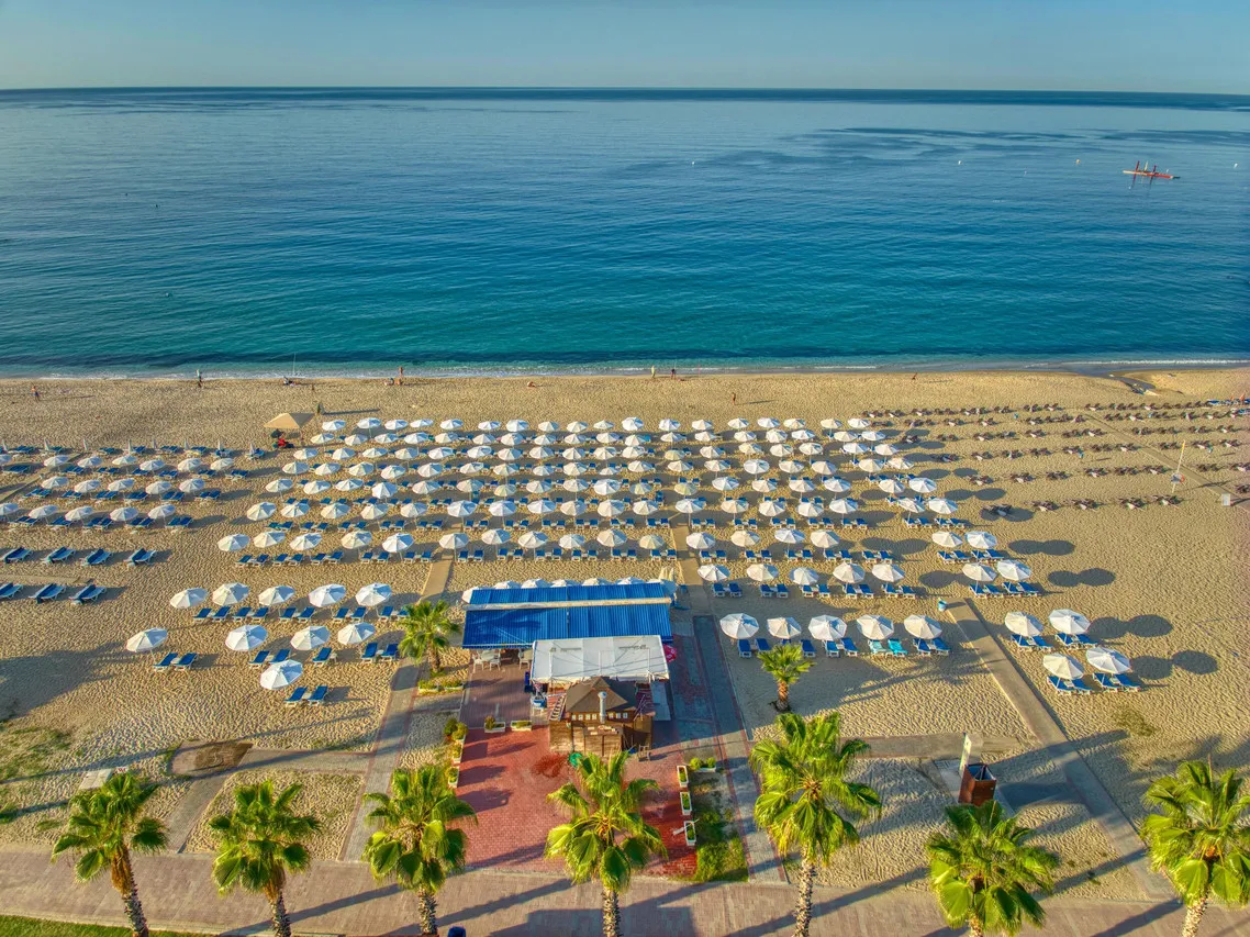 Hatipoglu Beach Hotel — rooms and atmosphere