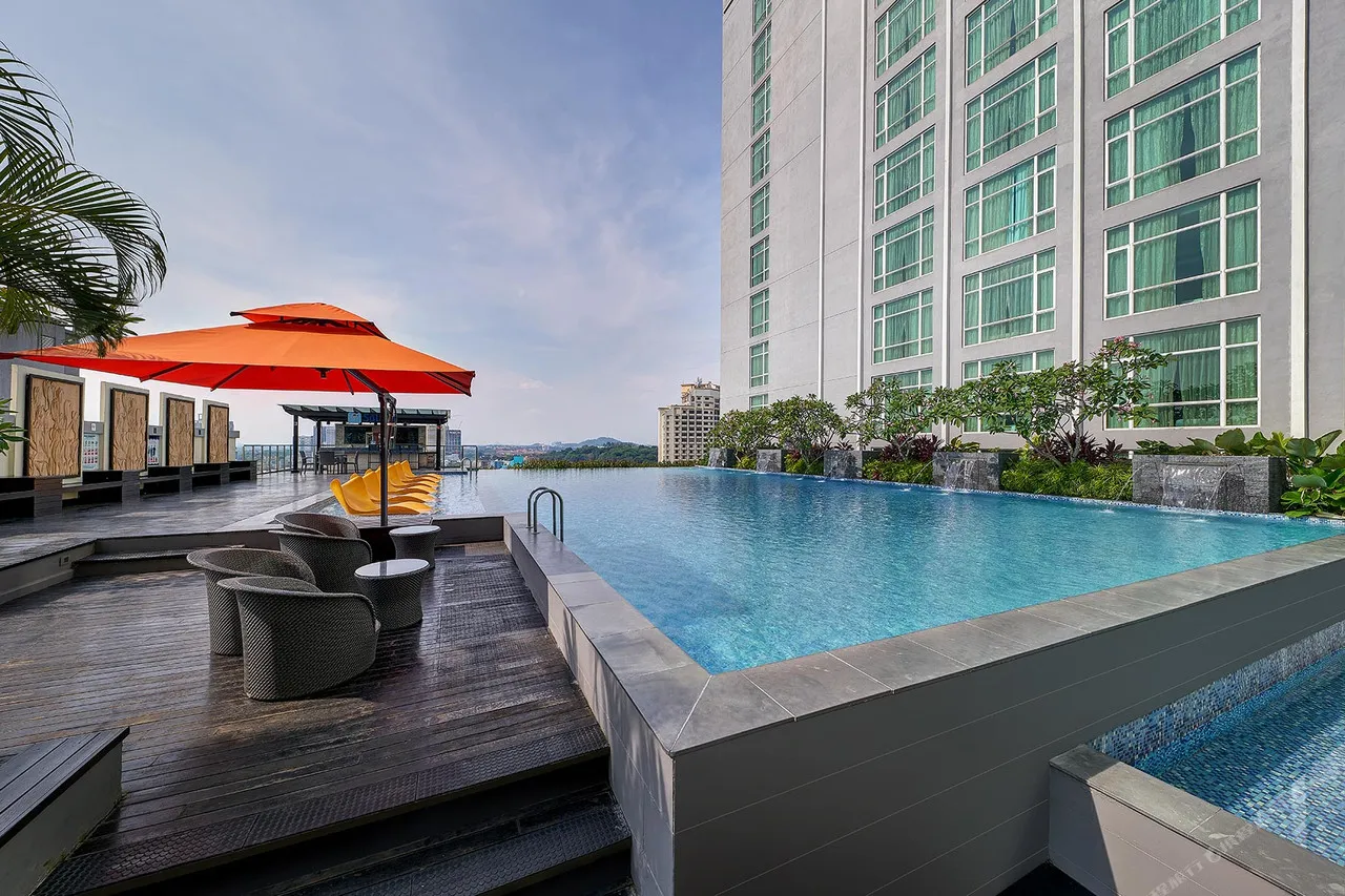 Hatten Hotel Melaka — rooms and atmosphere