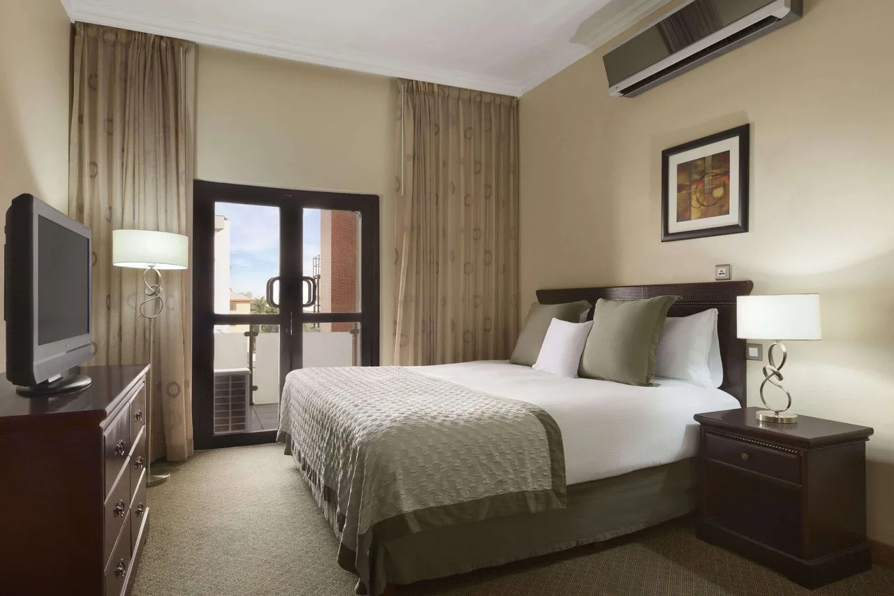 Hawthorn Suites by Wyndham Abuja — ภาพห้องพักและบรรยากาศ