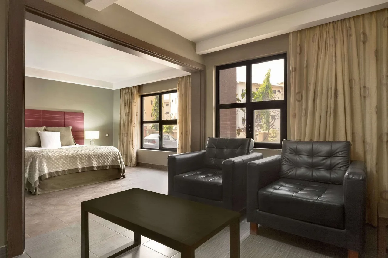 Hawthorn Suites by Wyndham Abuja — ภาพห้องพักและบรรยากาศ