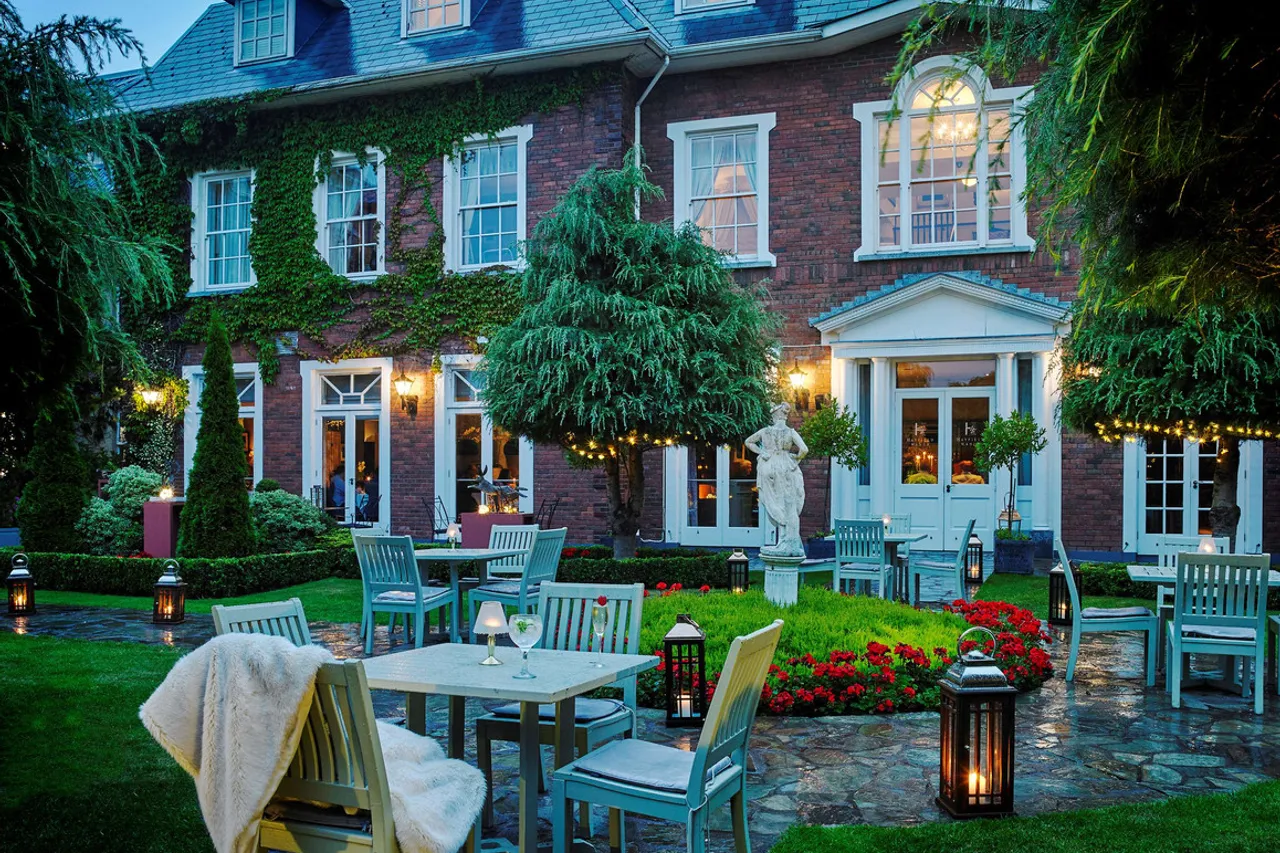 Hayfield Manor — ภาพห้องพักและบรรยากาศ