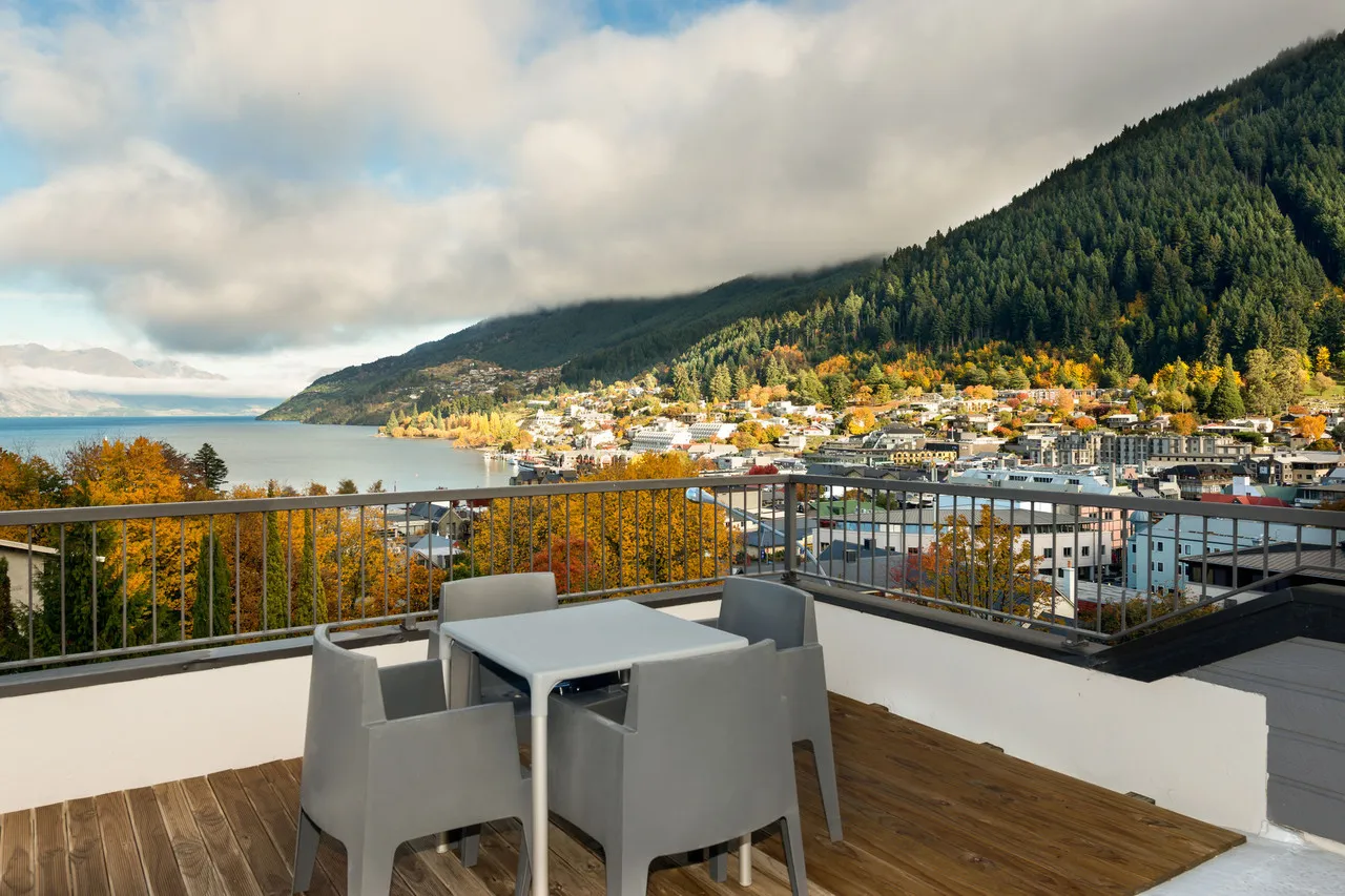 Heartland Hotel Queenstown — rooms and atmosphere