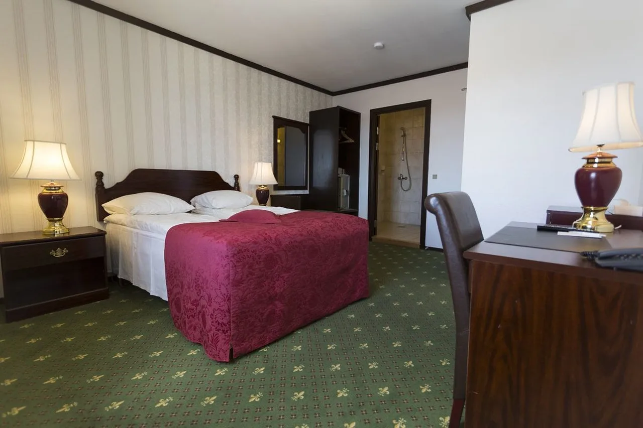Helnan Phønix Hotel — ภาพห้องพักและบรรยากาศ