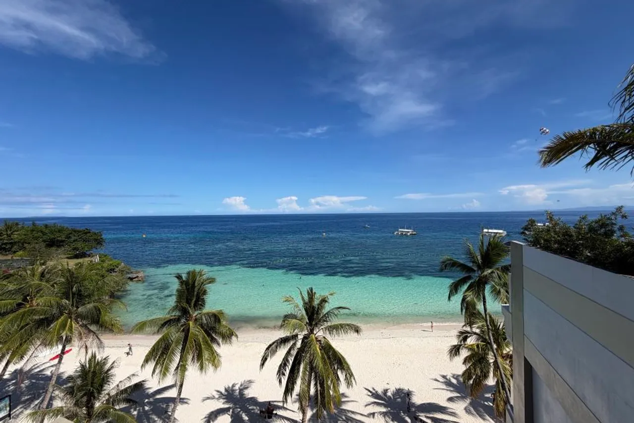 Henann Premier Coast Resort — ภาพห้องพักและบรรยากาศ