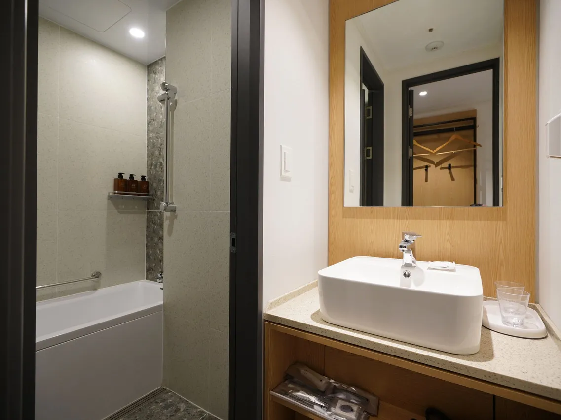 Henn na Hotel Seoul Myeongdong — rooms and atmosphere
