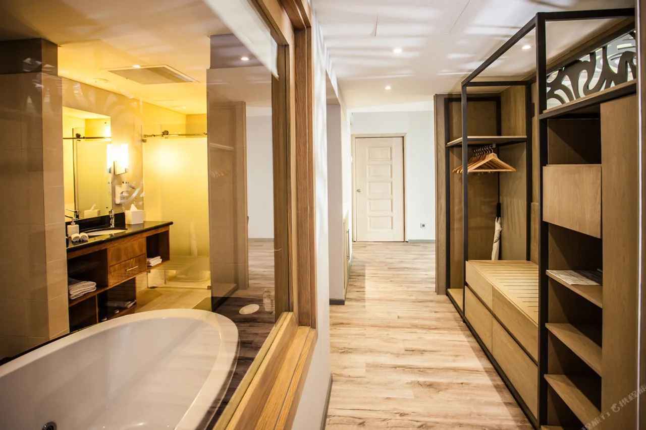 Hennessy Park Hotel — ภาพห้องพักและบรรยากาศ