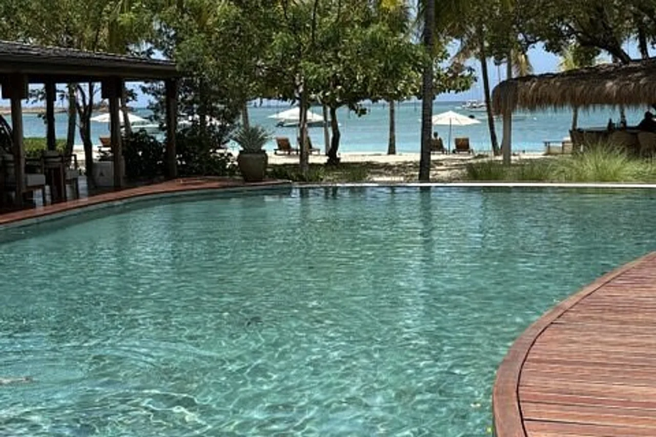 Hermitage Bay — ภาพห้องพักและบรรยากาศ