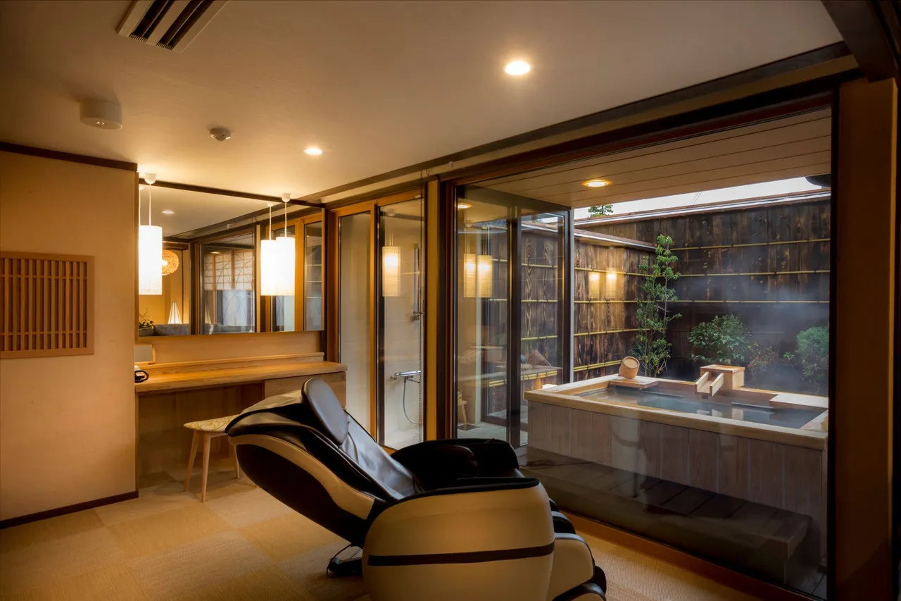 Hida Takayama Hot Spring Hidatei Hanaougi — rooms and atmosphere