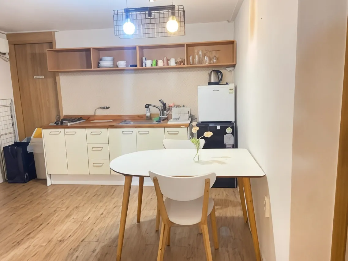 High Street Guesthouse Hongdae — rooms and atmosphere