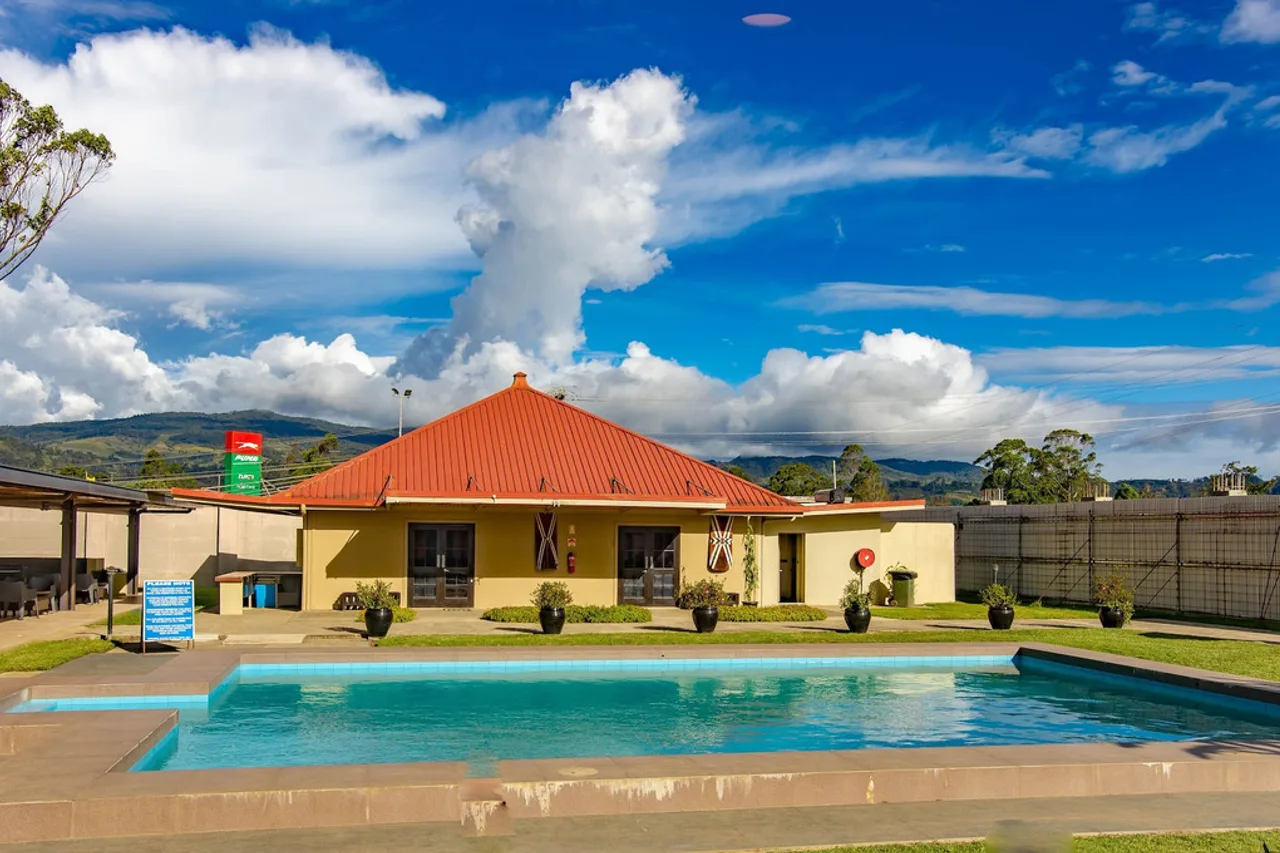 Highlander Hotel & Apartments — ภาพห้องพักและบรรยากาศ