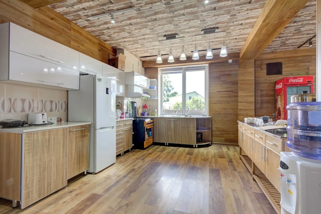 Hillside Karakol B&B — ภาพห้องพักและบรรยากาศ