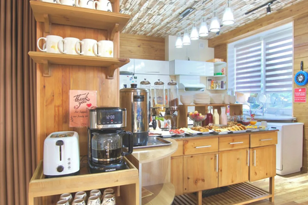 Hillside Karakol B&B — ภาพห้องพักและบรรยากาศ