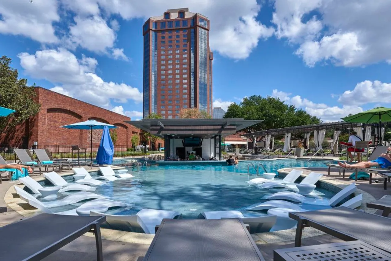 Hilton Anatole — ภาพห้องพักและบรรยากาศ